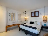 Ohana's Beachfront Resort & Beach Club Hotels near Lebaoh Beach