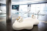 ルネッサンス エドモントン エアポート ホテル - プール