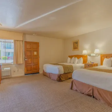 Mariposa Lodge