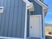 New, Beautiful, and Clean!  One bedroom, one bath with 500 square feet of space!