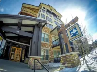 Beautiful Cozy Studio at the Base With Heated Parking
