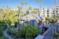 Spectacular Ocean Views and Dual Balconies - Exquisite Coastal Retreat