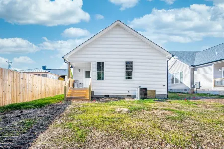 Cozy Space with Modern Kitchen and Fast Wifi - Charming Ranch Retreat