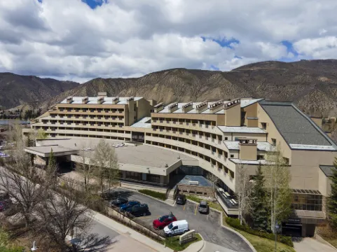 Steps to Ski Resort and Nottingham Lake - Charming Mountain Escape