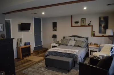 Serene Lakefront Retreat - Dock, Kayak, Fishing, Fireplace