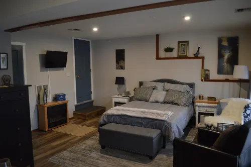 Serene Lakefront Retreat - Dock, Kayak, Fishing, Fireplace Hotels in Thurston County