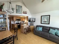 Private Deck and Full Size Hot Tub - Stunning Serene Cabin