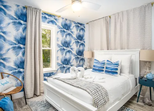 Hot Tub, Kayaks and Spa-Like Retreat - Charming Serenity Oasis