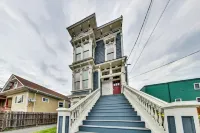 High Ceilings and Elegant Appliances - Charming Spacious Haven