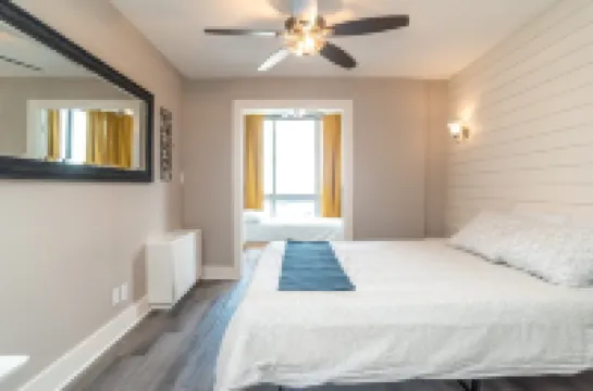 Stunning City Views and Cozy Sunroom - Inviting Downtown Retreat