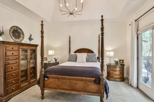 Spacious Den and Conference Room - Charming Mountain Escape