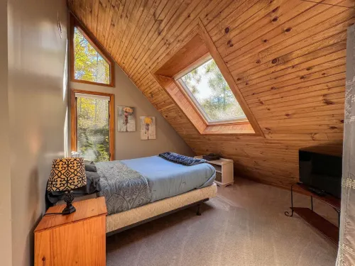 Hot Tub, Game Room and Fire Pit - Charming Spacious Retreat