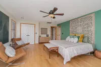 Enchanting Mountain Sanctuary with Jacuzzi and Private Trails - Stunning Hideaway