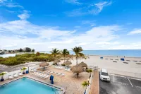 Beach Front Balcony and Granite Kitchen - Stunning Coastal Escape
