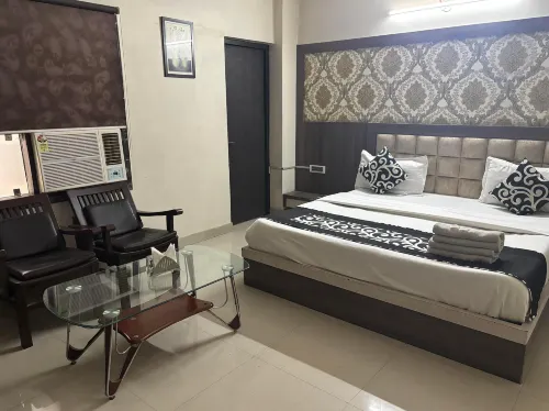 Hotel Royal Galaxy Hotels in Kanpur