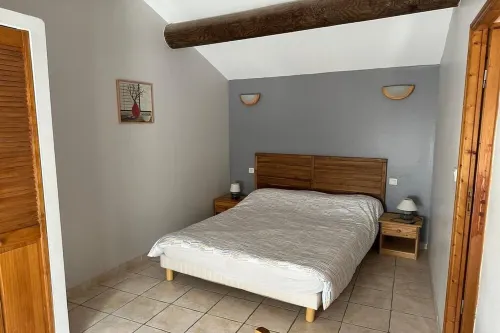 Charming furnished apartment in Mas, UzËs, pool, 656 yards away from town centre