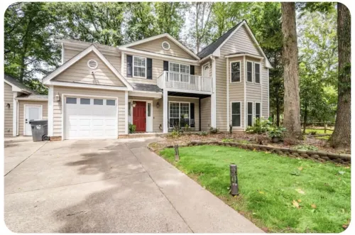 Spacious Gem: Stay at CoupeDe Huntersville Your 4Bd 2.5BaHome Away from Home
