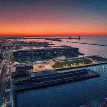 Stylish Condo Downtown Sandusky Others