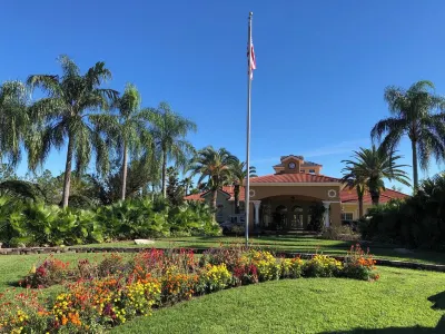 Entire home - Luxury Resort - 3 bedrooms Beall’s Outlet Store附近的飯店