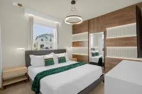 Private Plunge Pool and Resort Access - Luxurious Family Haven Hotels in Polk County