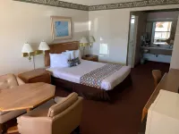 Econo Lodge Inn & Suites