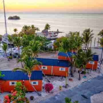 Aqua Lodges at 47th Street Hotel Exterior