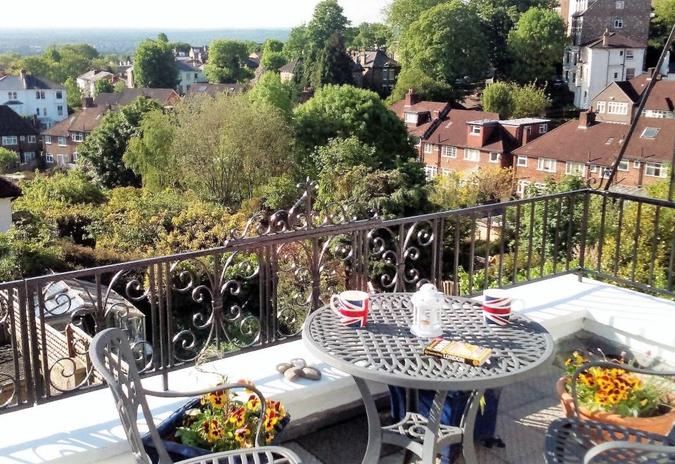 Crystal Palace B&B - Housity