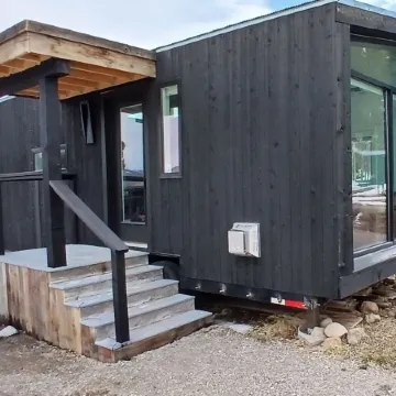 Smiley Creek Lodge