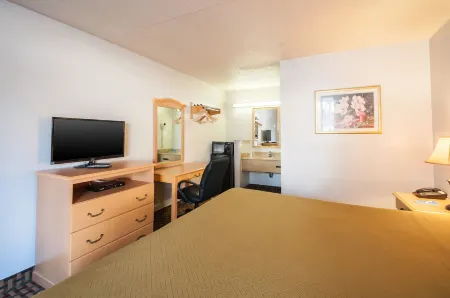 Econo Lodge Отели рядом с достопримечательностью «Belmont Manor & Historic Park»