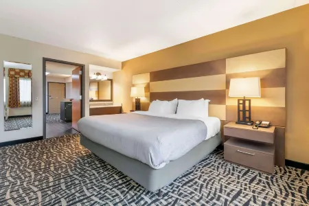 Quality Inn & Suites Mayo Clinic Area Отели в г. Марион