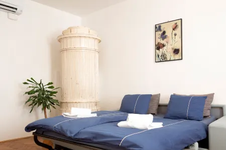 Codelli Deluxe Unique Fresko Apartments Отели рядом с достопримечательностью «Трёхмостовье»