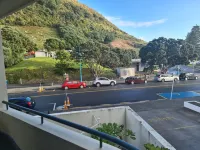 Oceanside Resort & Twin Towers - Mountain view