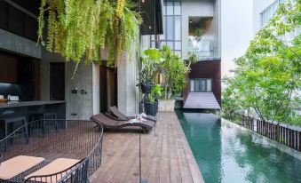 Luxury Modern Pool Jacuzzi Villa 5BR Thonglor