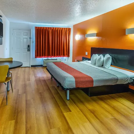 Motel 6 Waxahachie, TX