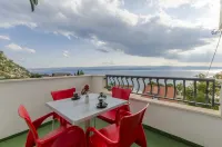 Apartments Jasna Hotels in Omiš