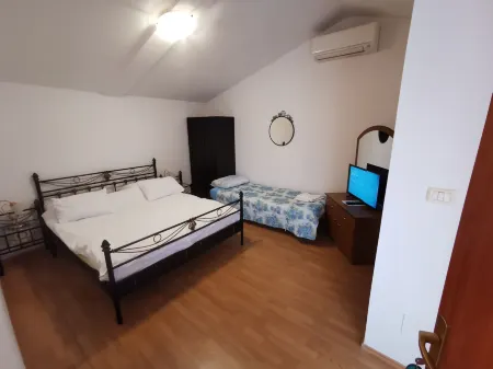 Guest House Valentino Отели в г. Крушвари