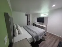 The Aqua Pacific Hotel