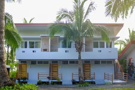 Kahanamoku Bed & Breakfast Отели рядом с достопримечательностью «Дингалан Кейв»
