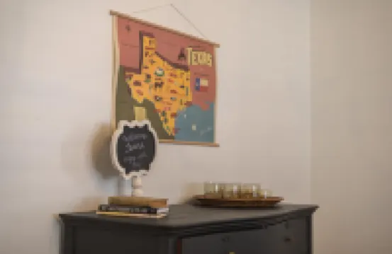 Restored 1930s Uptown Bungalow 2 Min. to Magnolia