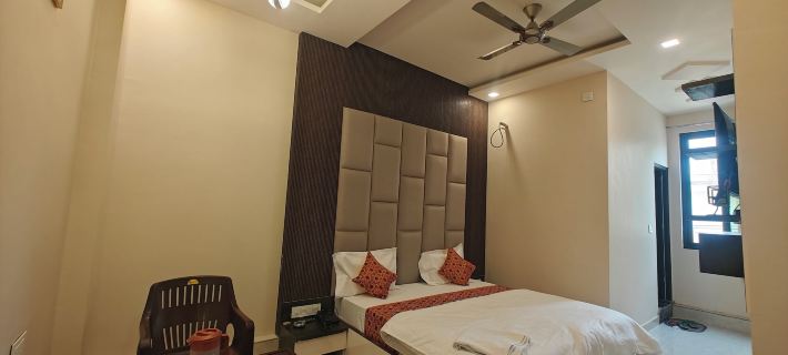 Hotel Pink City Hotels in Sikar