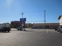 Arlington Inn - parking