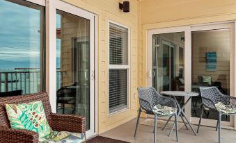Paradise Shores 305 by Pristine Properties Vacation Rentals