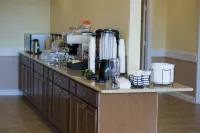 Express Inn & Suites - breakfast