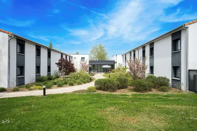 Sure Hotel by Best Western les Portes de Montauban Hotel a Fronton