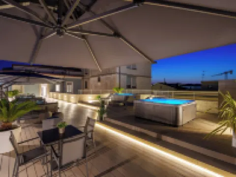 VI套房 盧卡省酒店