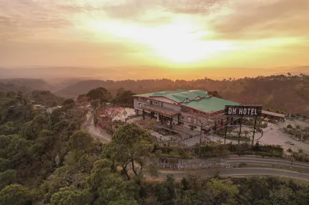 Dhauladhar Heights Resort Отели рядом с достопримечательностью «Namgyal Monastery»