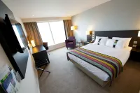 Holiday Inn Southend Hotels near Southend Pier and Railway