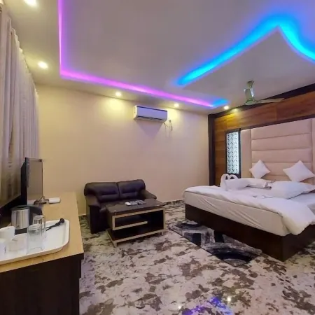 Llyods Beach Resort