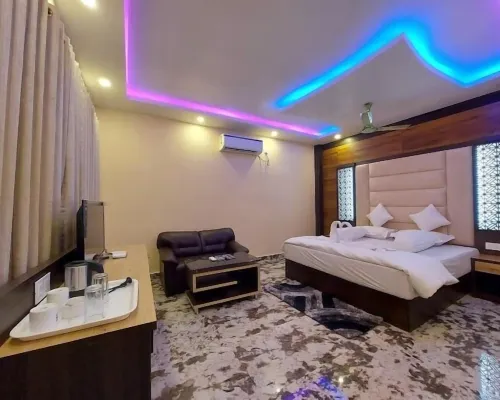 Llyods Beach Resort فنادق في ماندارموني