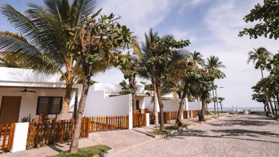 Coco Surf Tropical Village Hoteles cerca de beach pool ranch